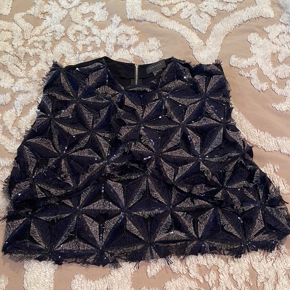 Elegant sparkle top - Picture 2 of 4
